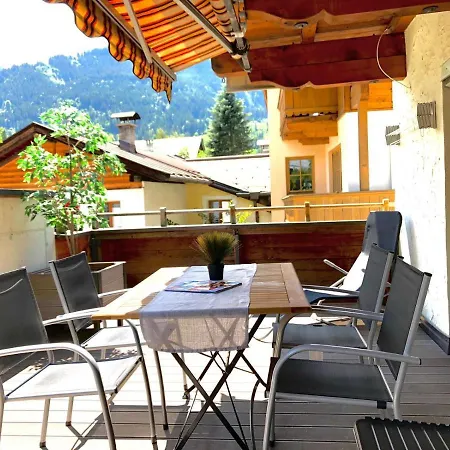 Belle Kitz Im Zentrum By Belle 基茨比厄尔