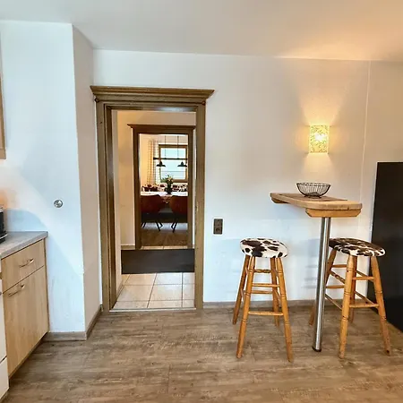 Belle Kitz Im Zentrum By Belle קיצביהל