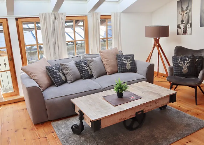 Belle Kitz Im Zentrum By Belle *