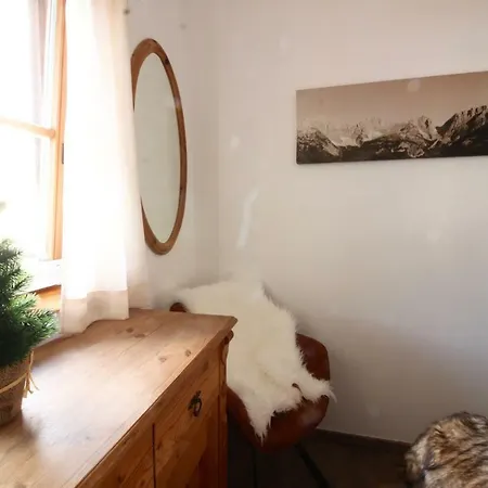 Belle Kitz Im Zentrum By Belle *